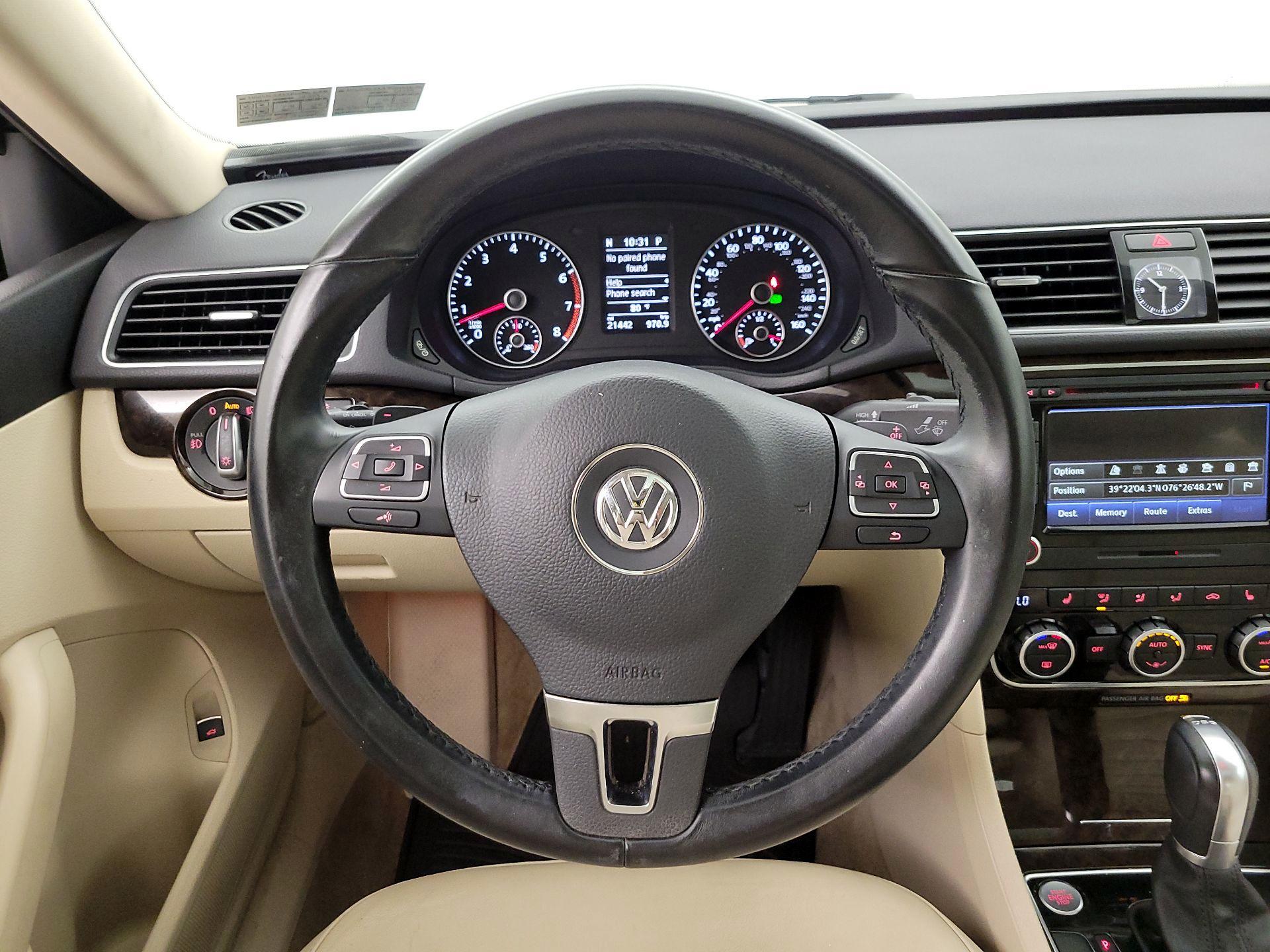 Thumbnail: 2015 Volkswagen Passat - 10