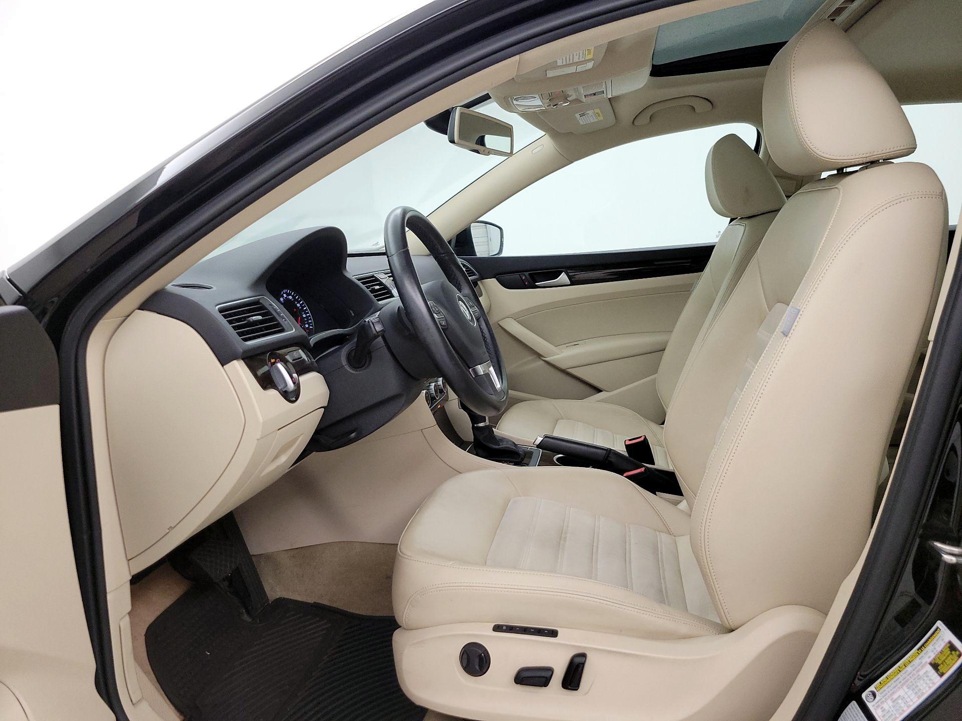 Thumbnail: 2015 Volkswagen Passat - 11