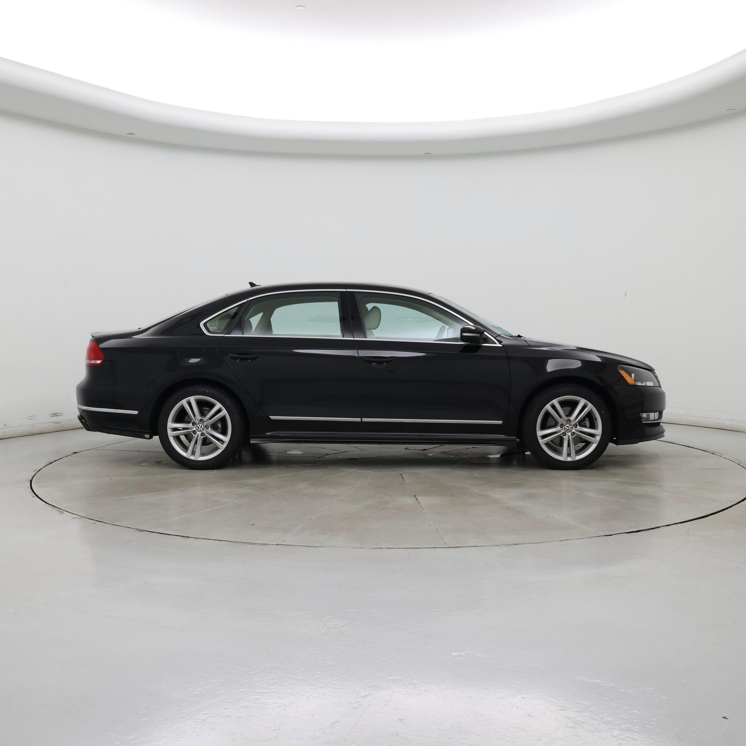Thumbnail: 2015 Volkswagen Passat - 7