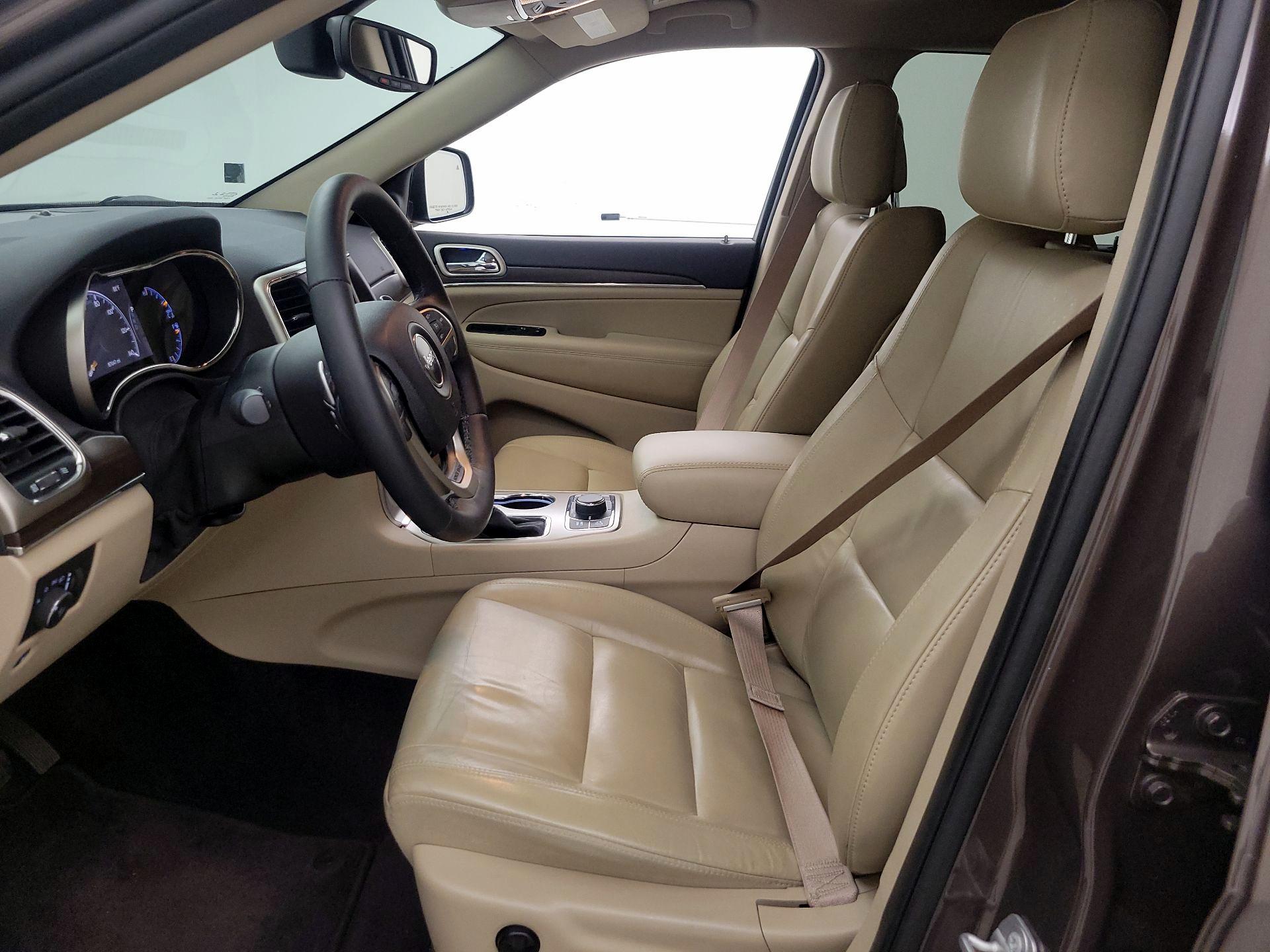 Thumbnail: 2017 Jeep Grand Cherokee - 11
