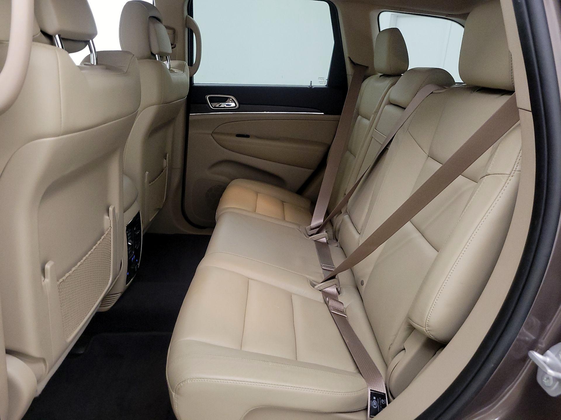 Thumbnail: 2017 Jeep Grand Cherokee - 19
