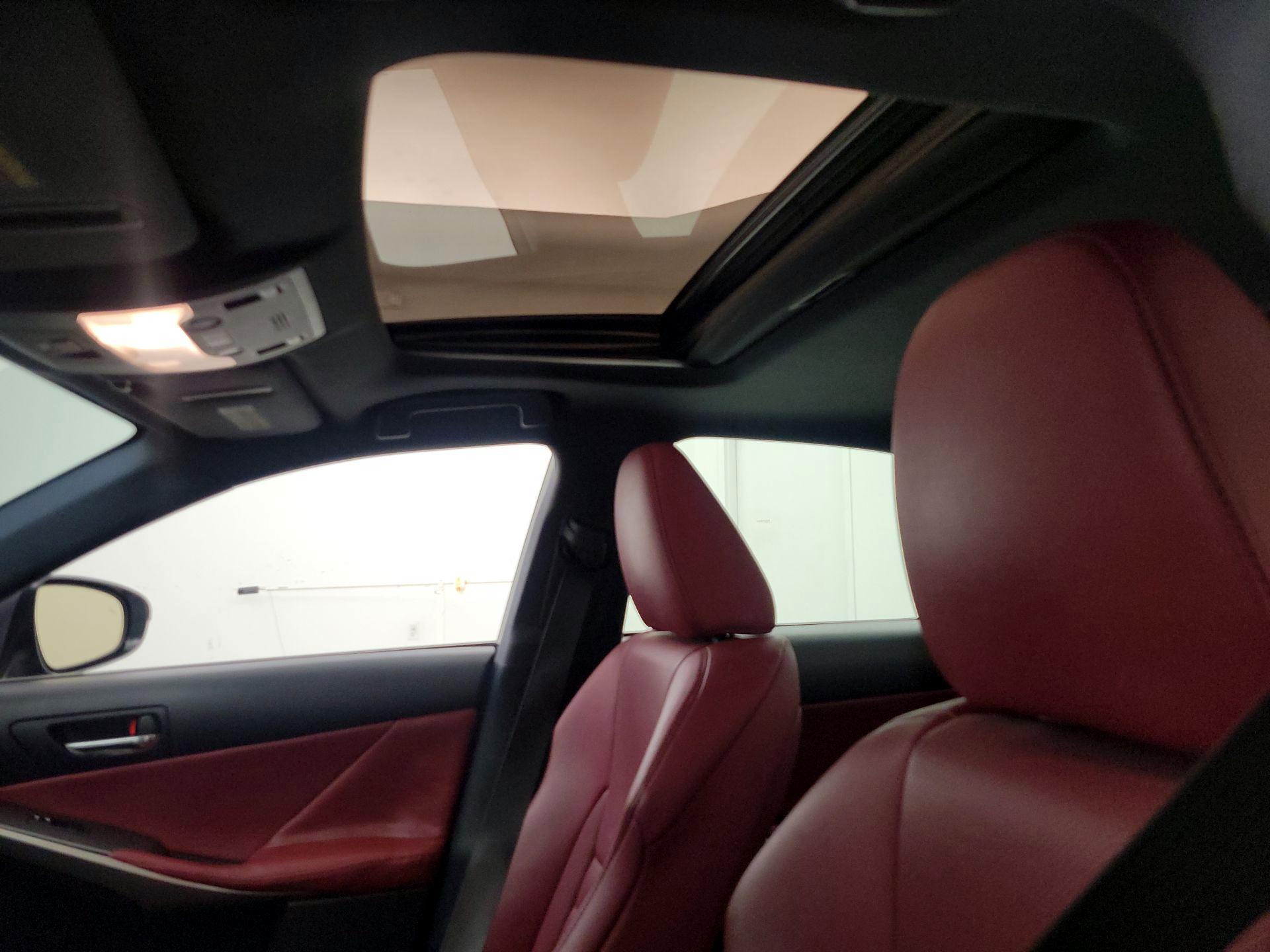 Thumbnail: 2015 Lexus IS - 20