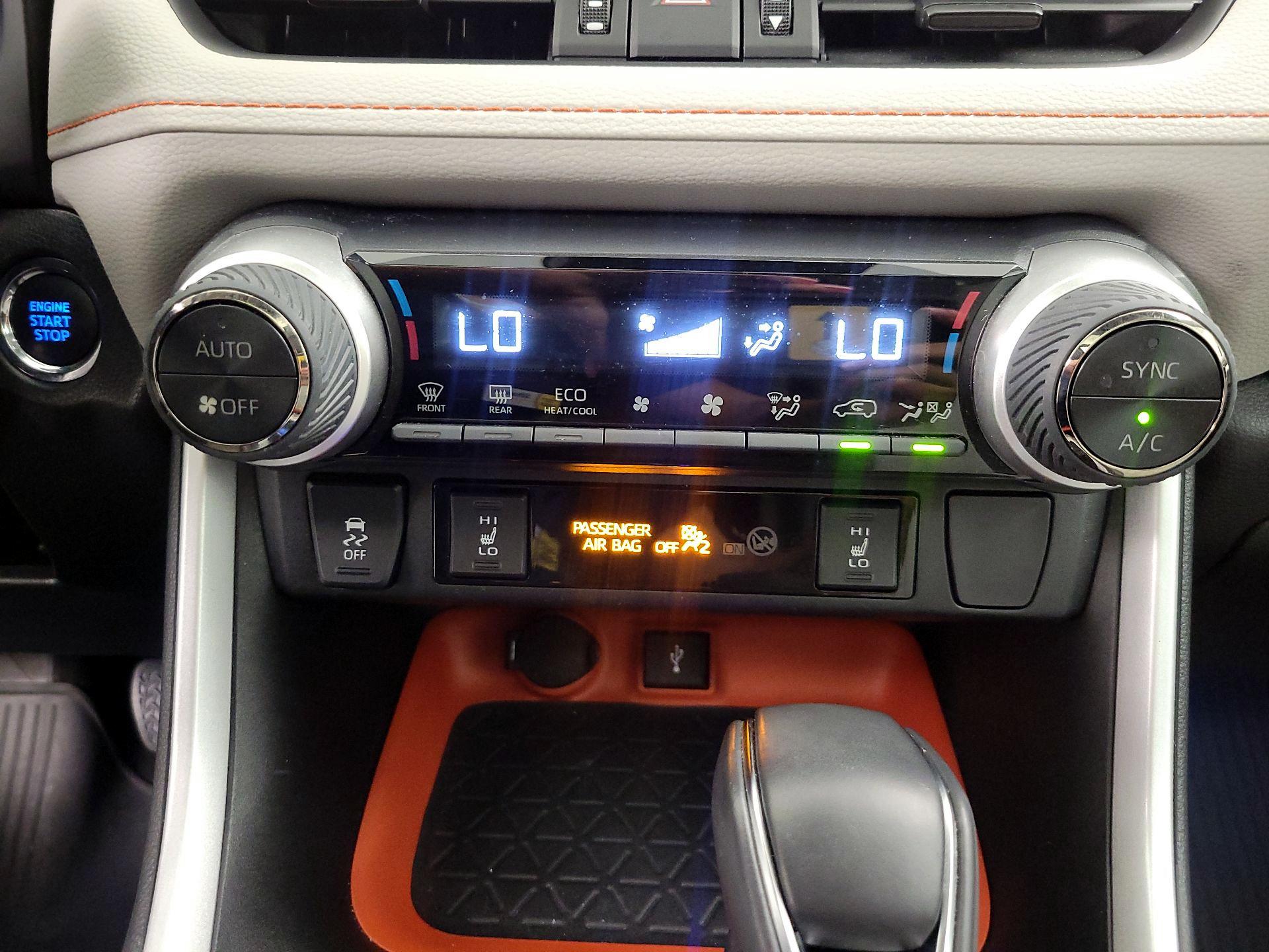 Thumbnail: 2022 Toyota RAV4 - 16