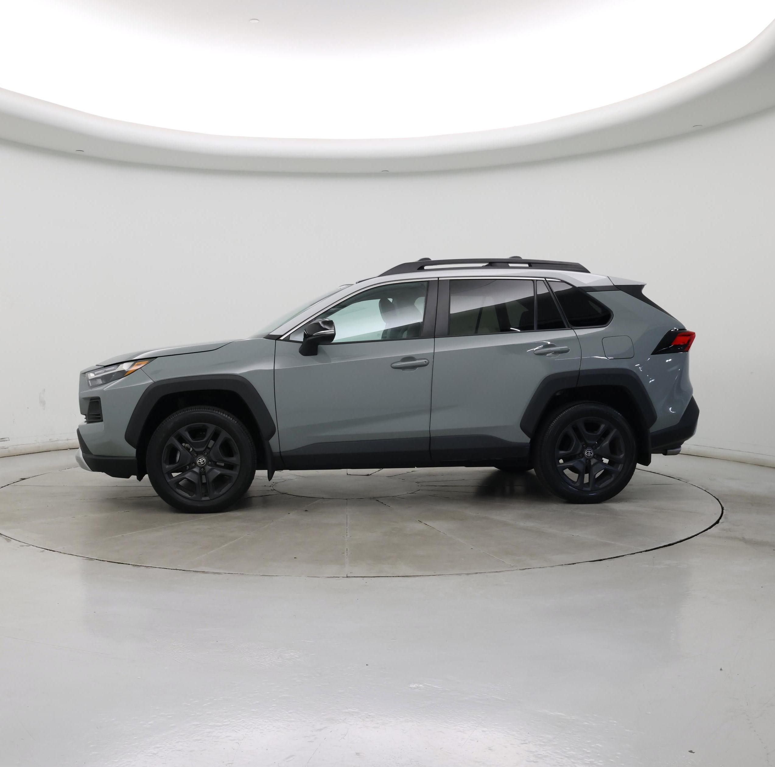Thumbnail: 2022 Toyota RAV4 - 3