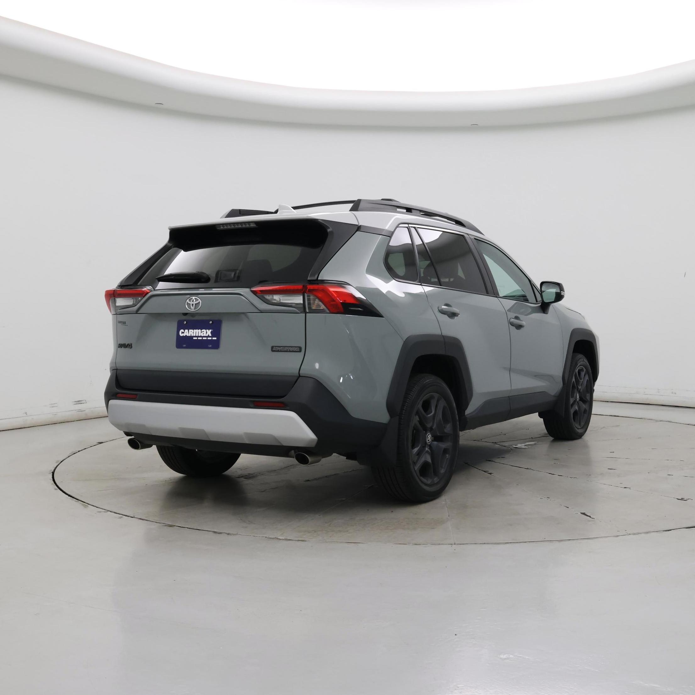 Thumbnail: 2022 Toyota RAV4 - 8