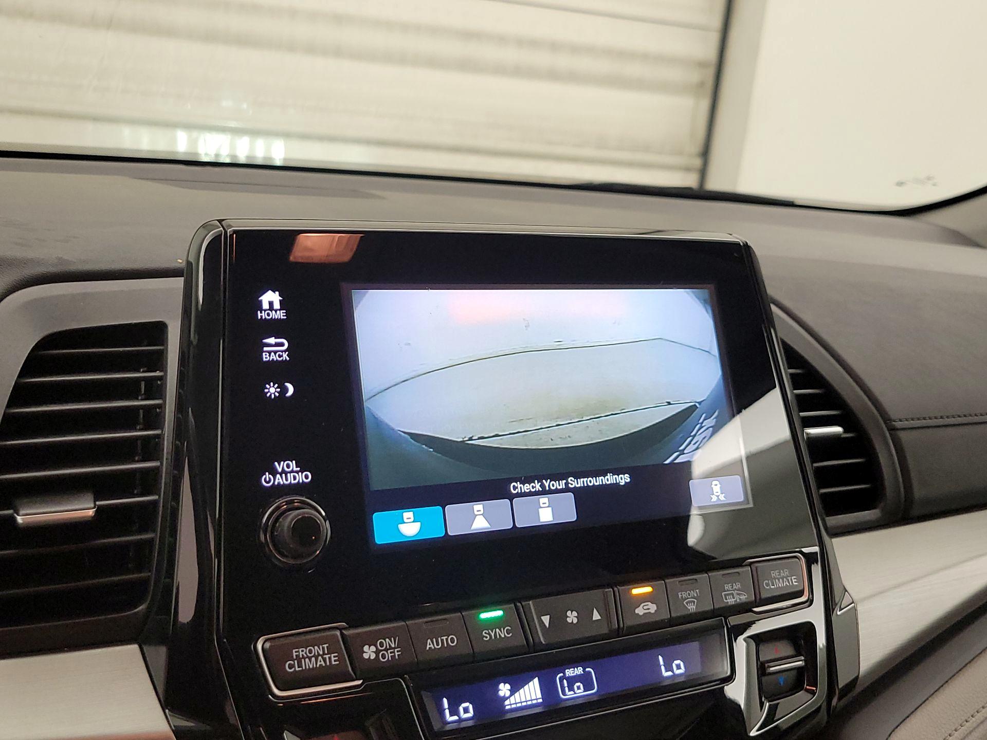 Thumbnail: 2018 Honda Odyssey - 14