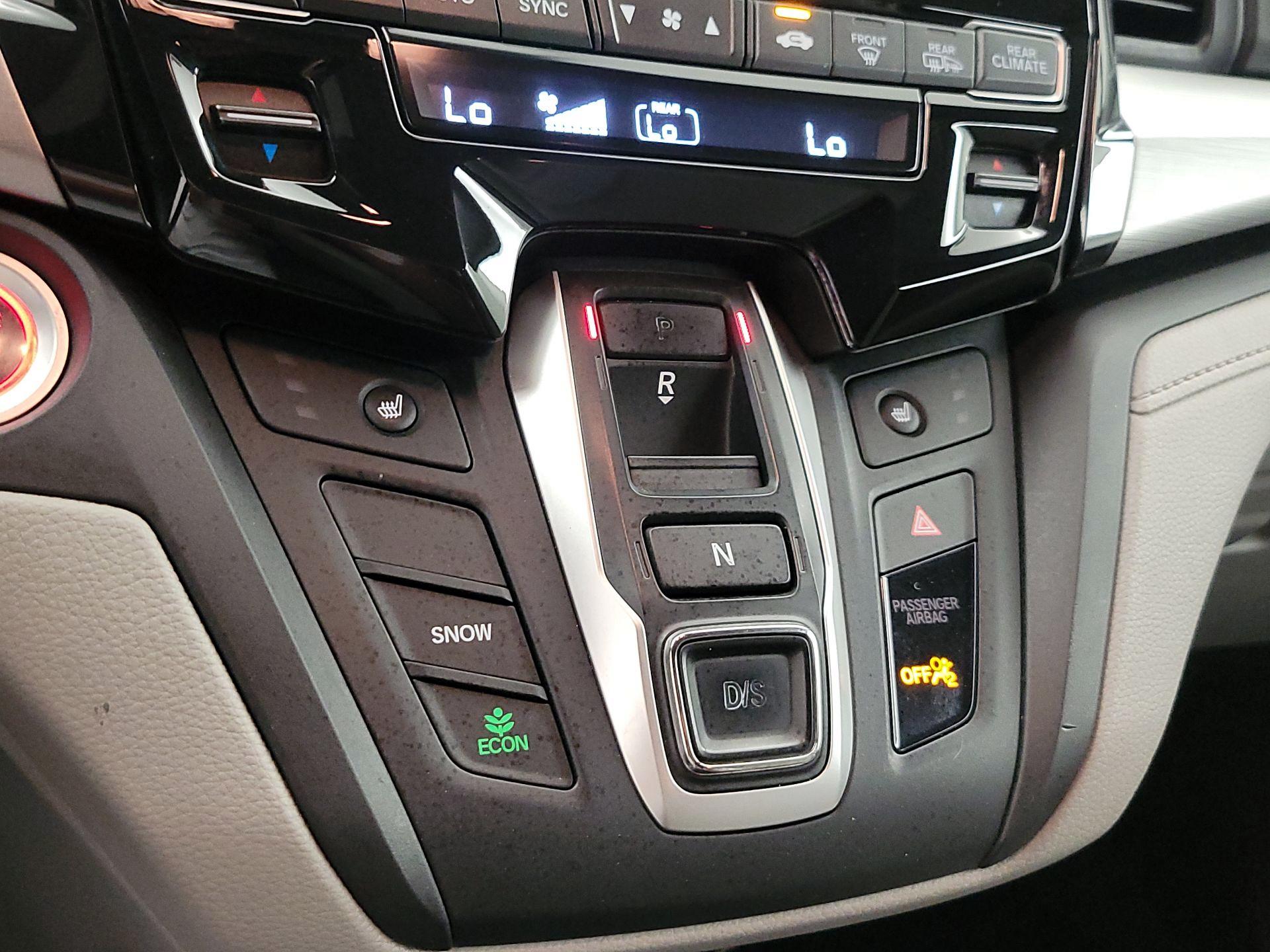 Thumbnail: 2018 Honda Odyssey - 17