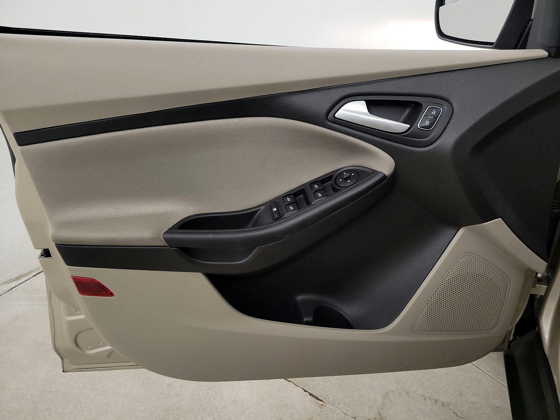 Thumbnail: 2017 Ford Focus - 12
