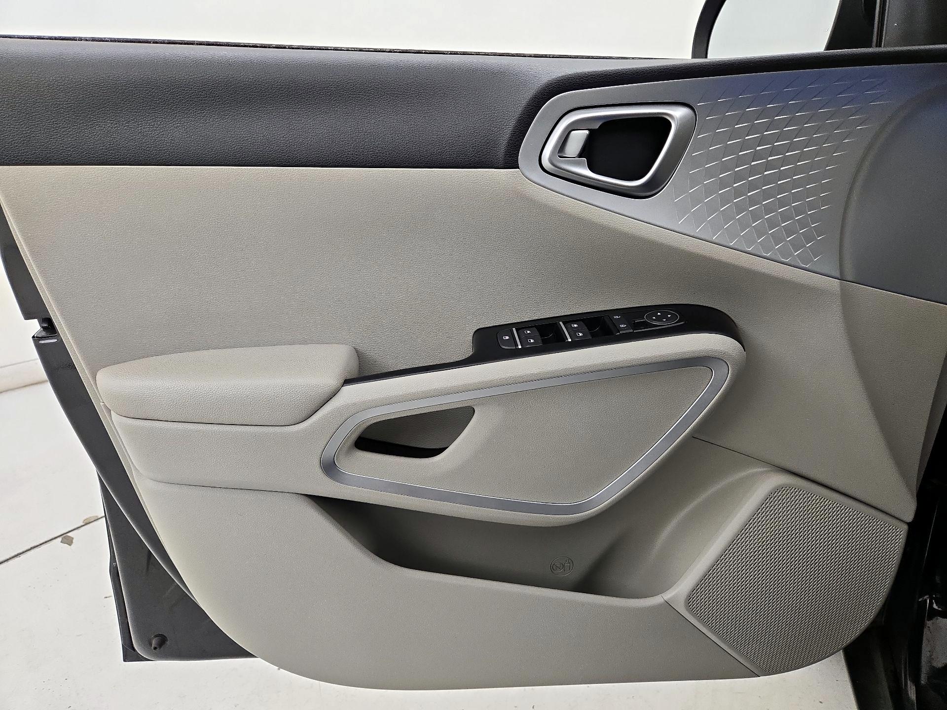Thumbnail: 2020 Kia Soul - 12