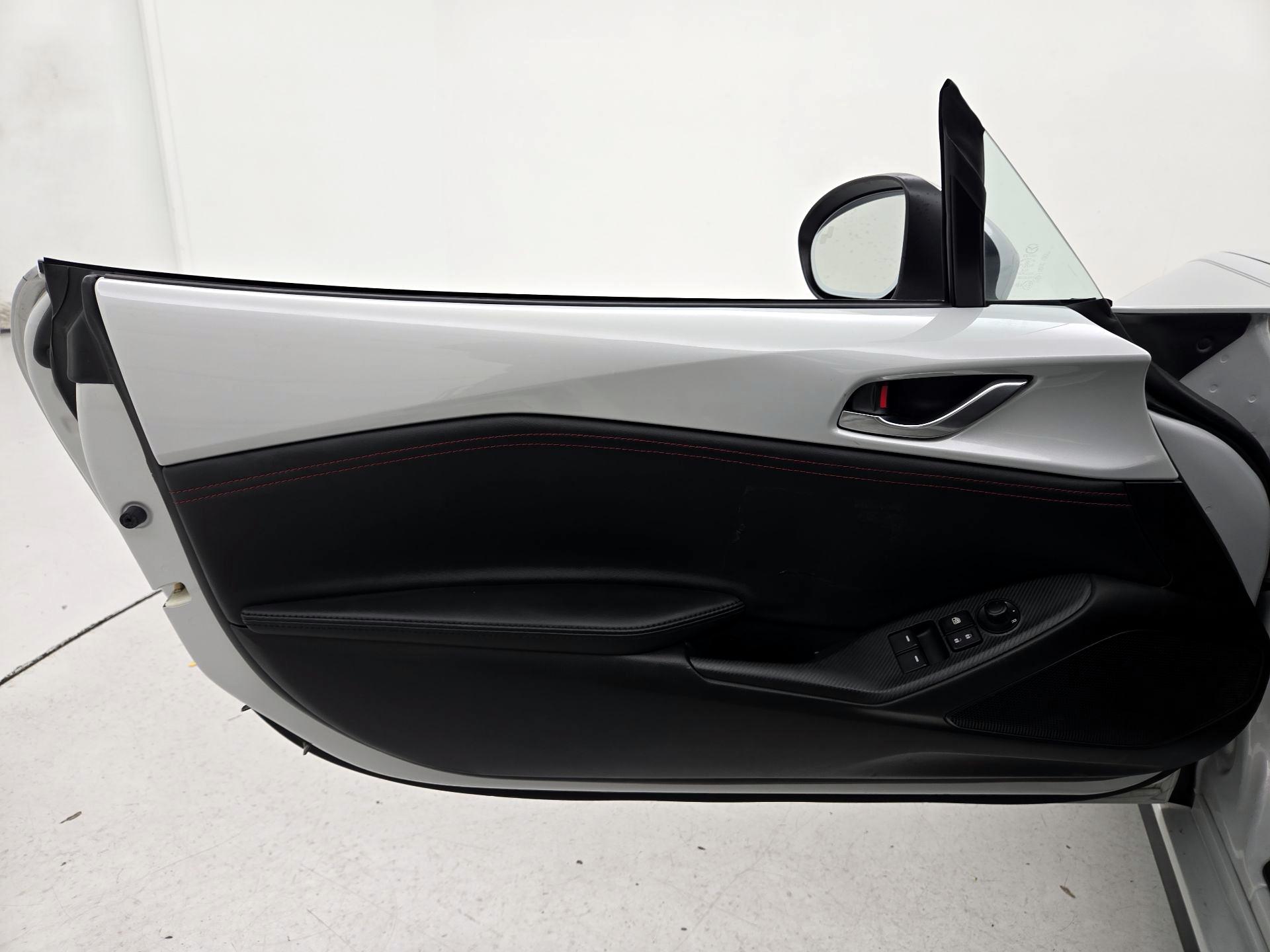 Thumbnail: 2019 Mazda MX-5 Miata - 12