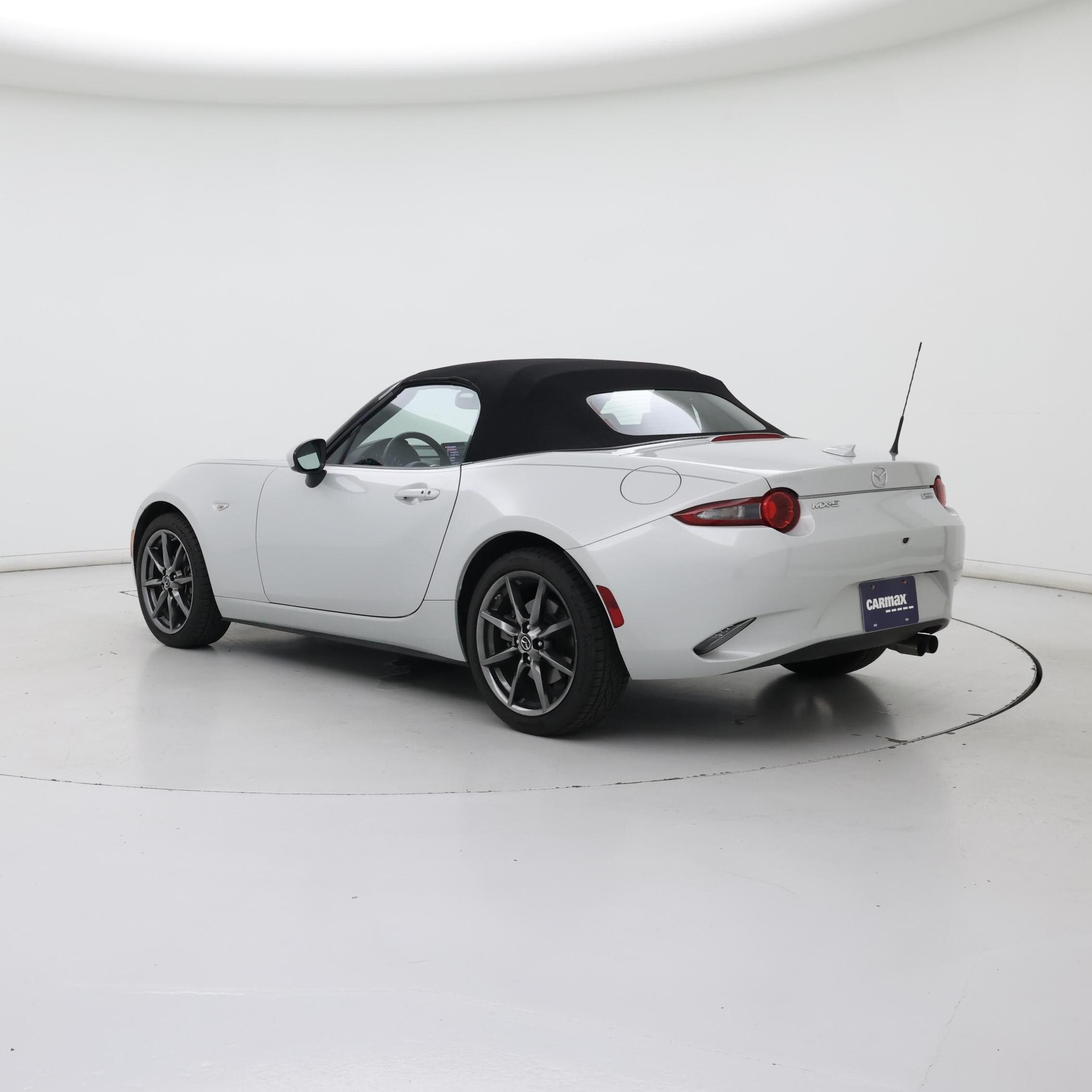 Thumbnail: 2019 Mazda MX-5 Miata - 2