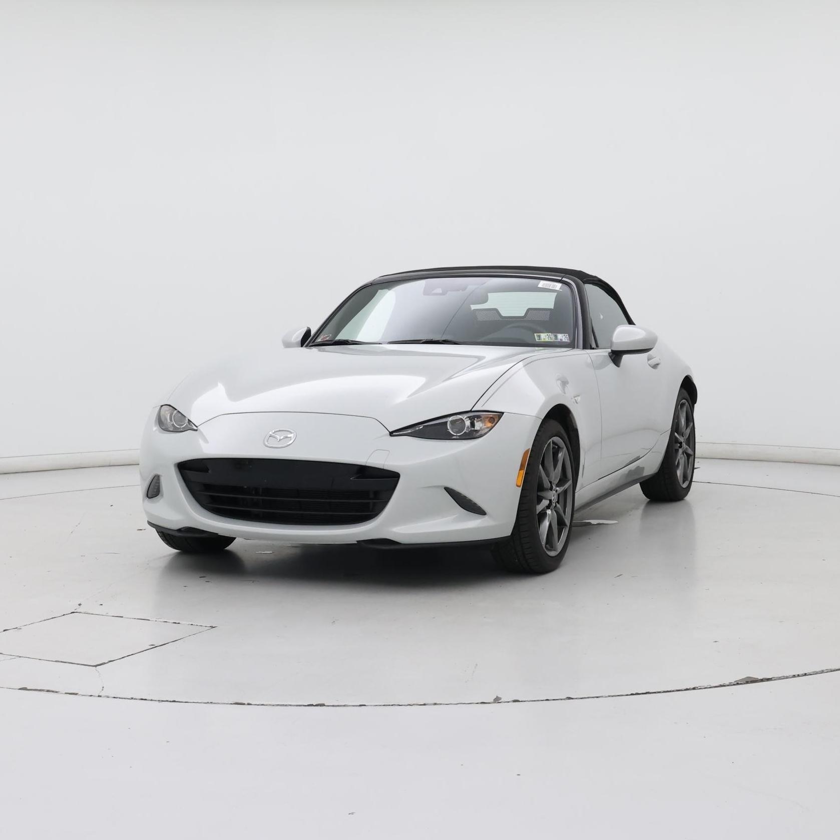 Thumbnail: 2019 Mazda MX-5 Miata - 4