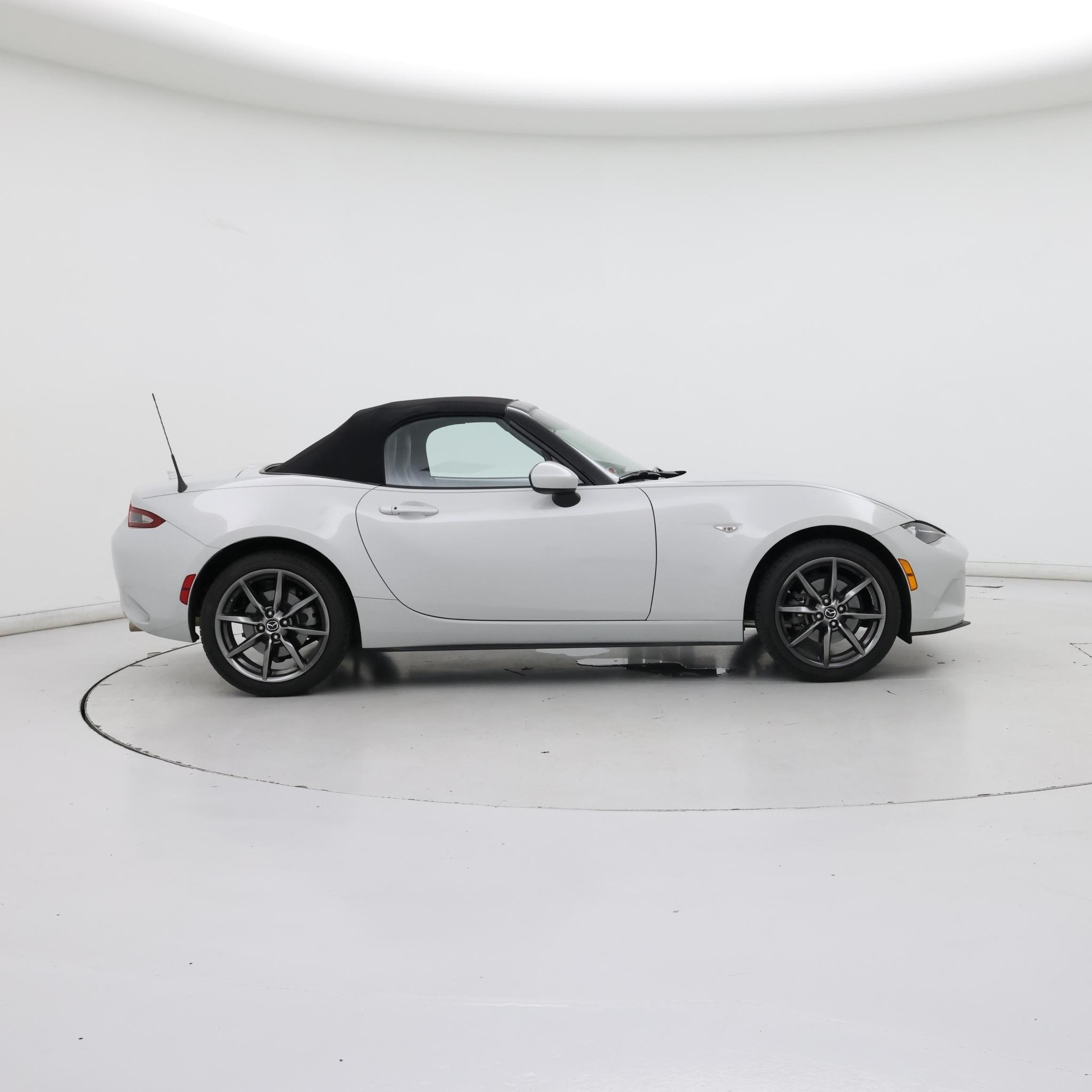 Thumbnail: 2019 Mazda MX-5 Miata - 7