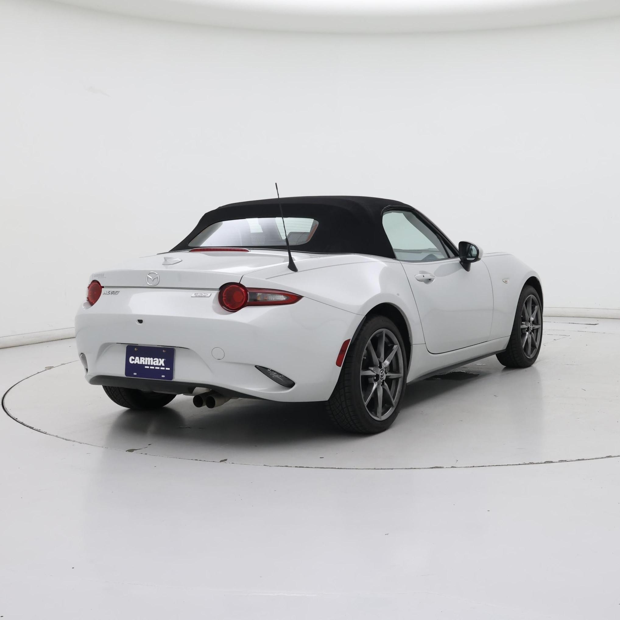 Thumbnail: 2019 Mazda MX-5 Miata - 8