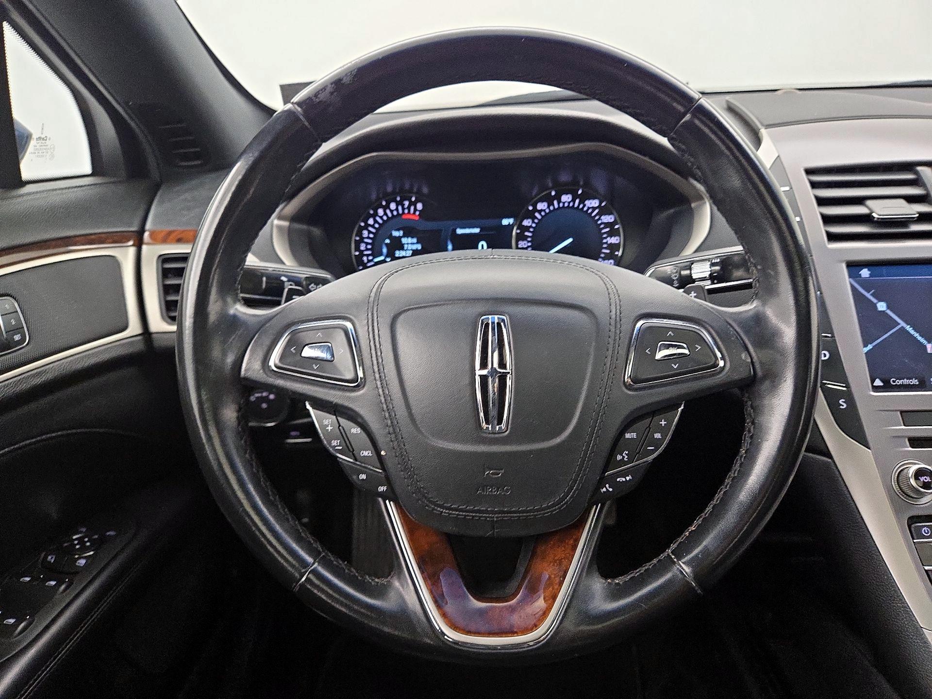 Thumbnail: 2017 Lincoln MKZ - 10