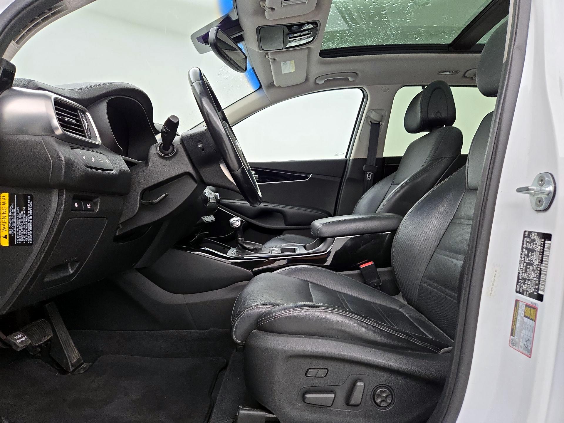Thumbnail: 2016 Kia Sorento - 11