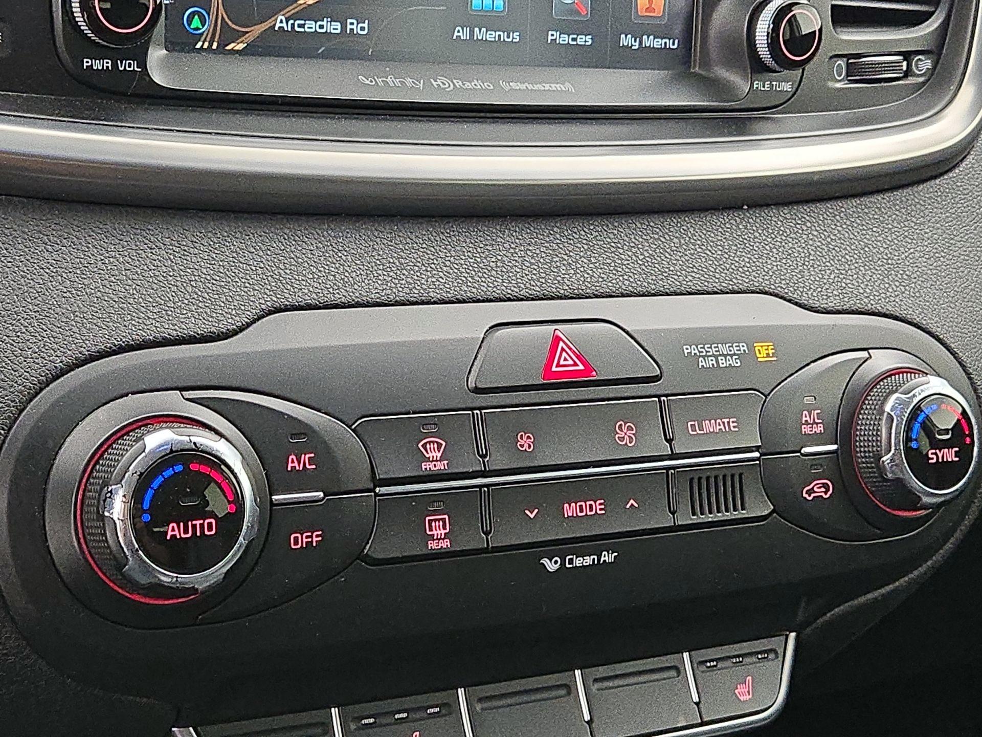 Thumbnail: 2016 Kia Sorento - 17
