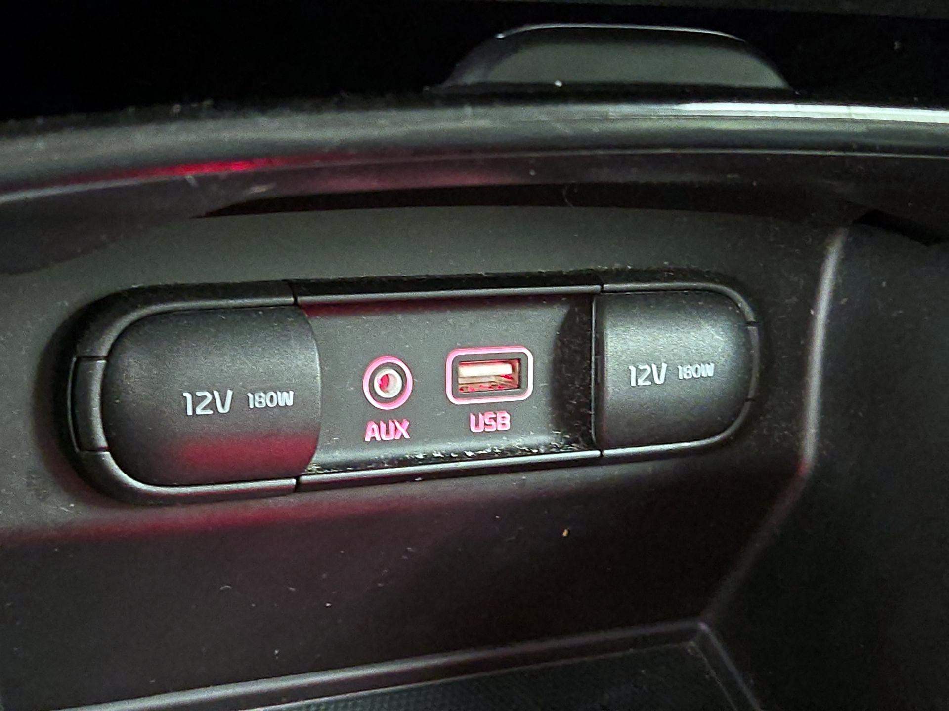 Thumbnail: 2016 Kia Sorento - 19