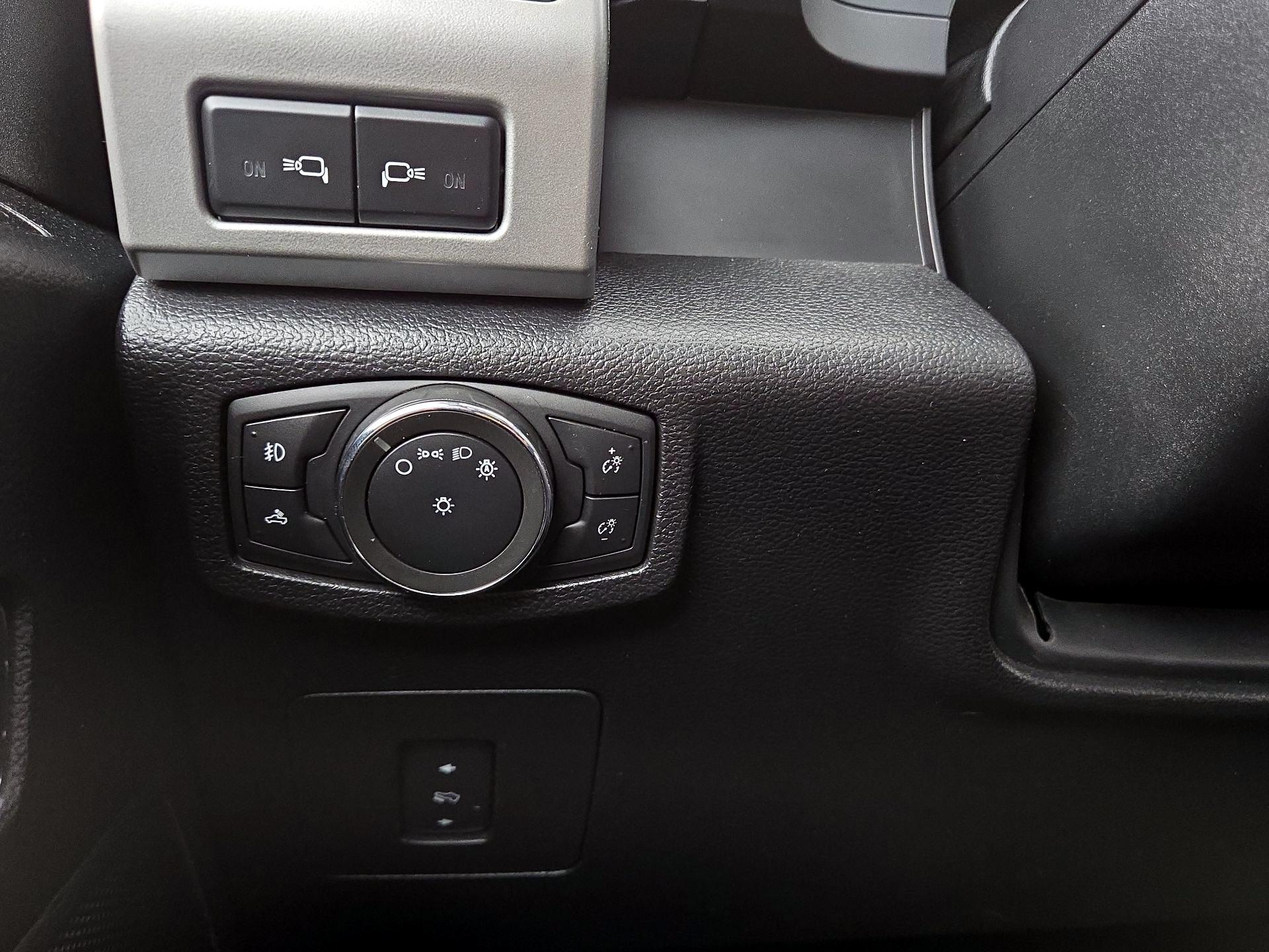 Thumbnail: 2016 Ford F-150 - 13