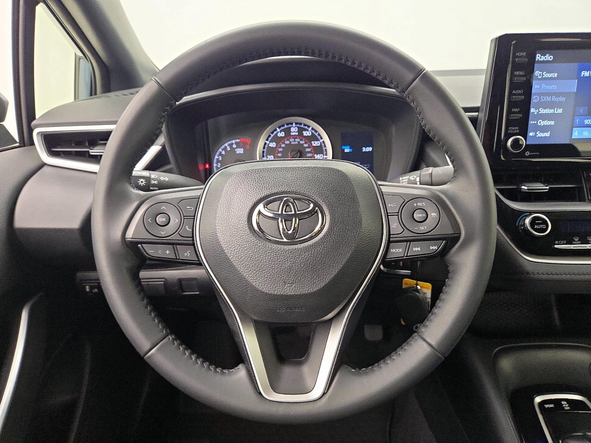 Thumbnail: 2022 Toyota Corolla - 10