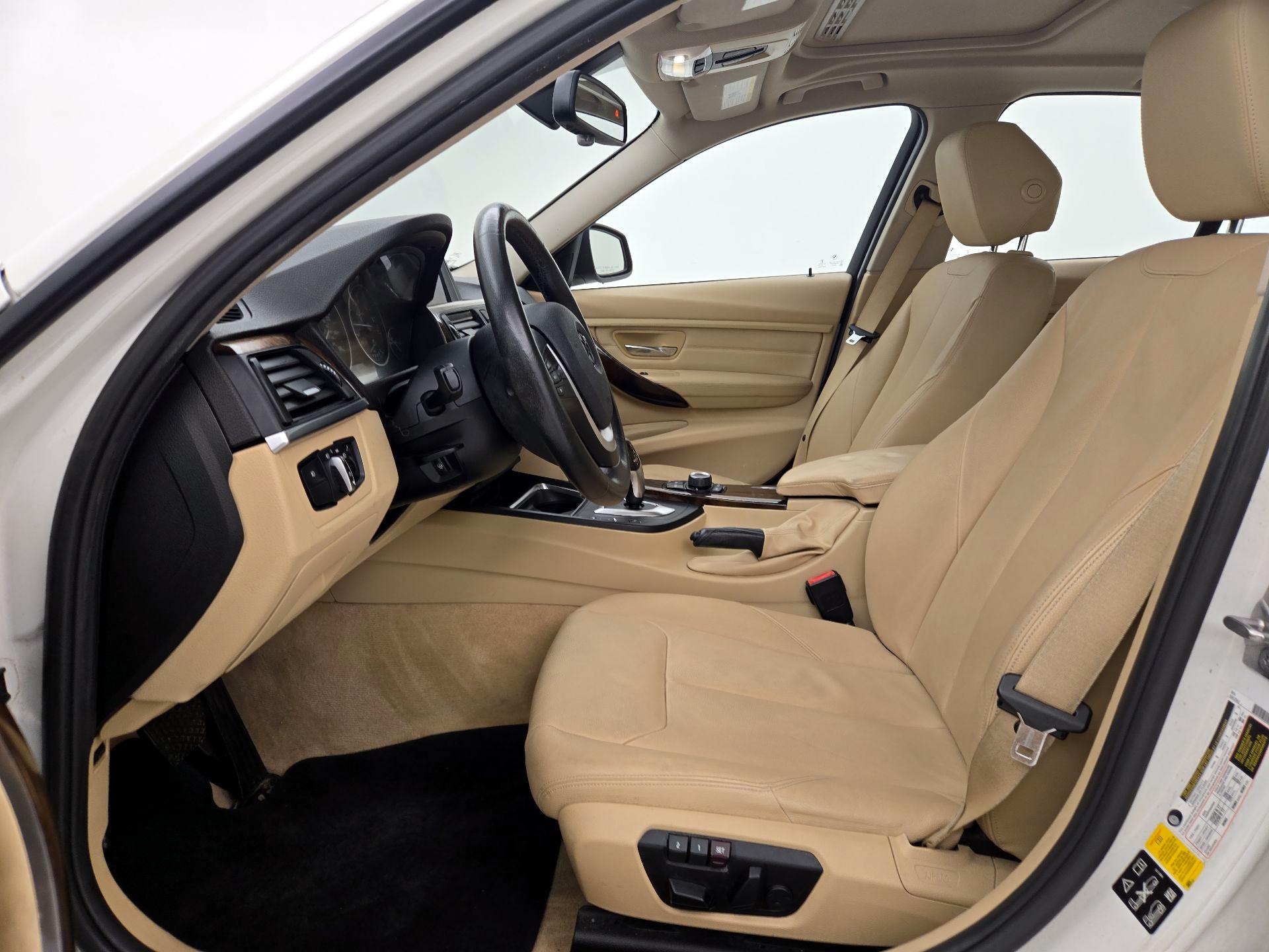 Thumbnail: 2015 BMW 3 Series - 11