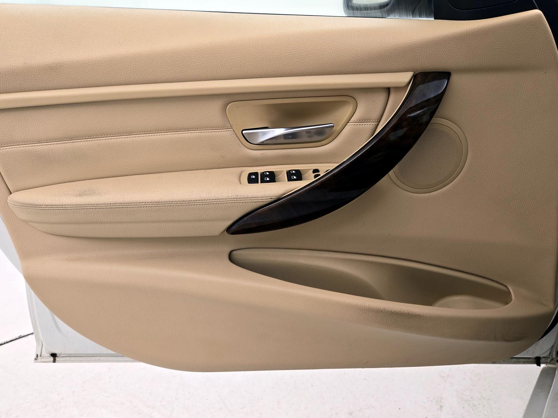 Thumbnail: 2015 BMW 3 Series - 12