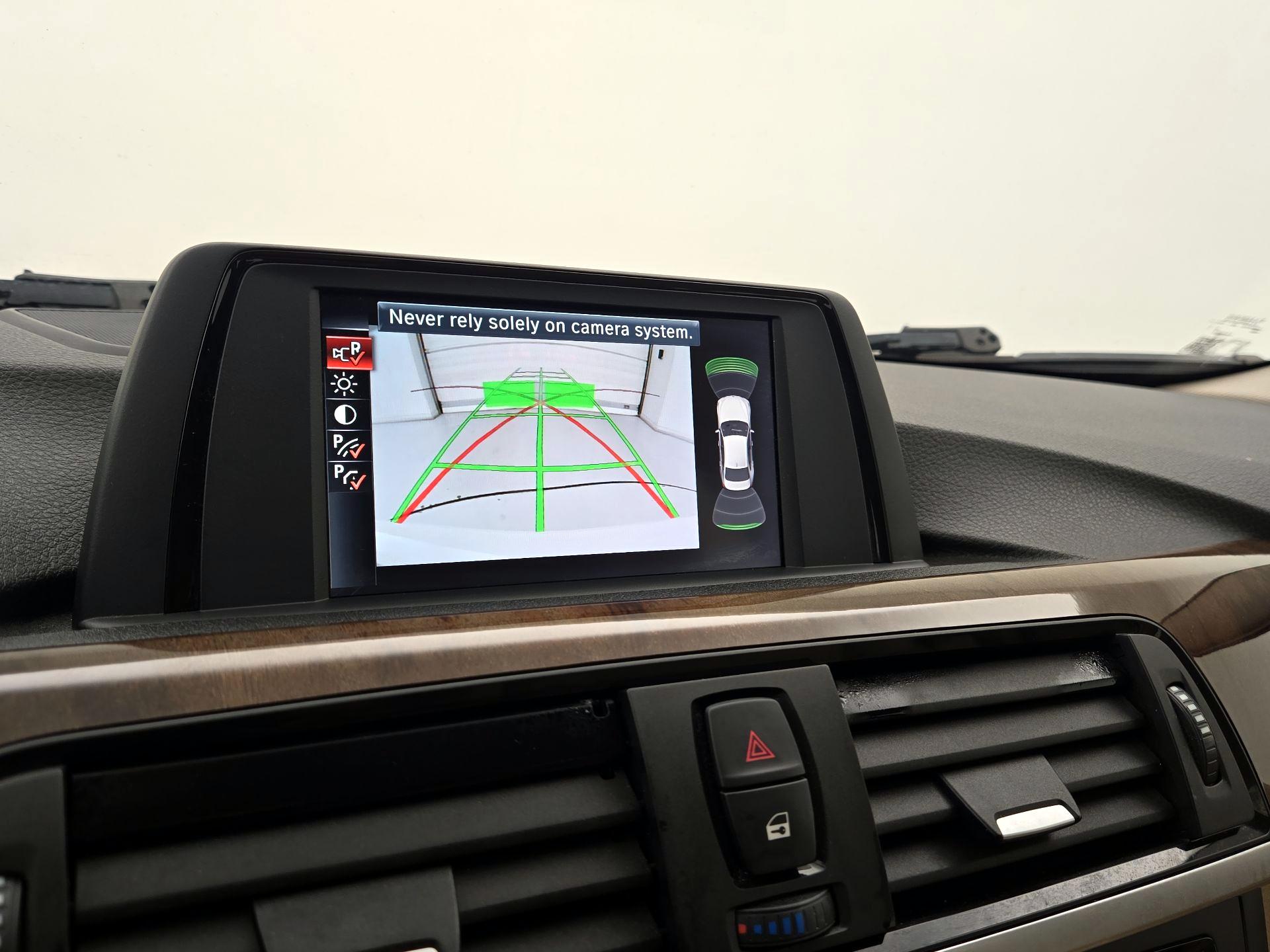 Thumbnail: 2015 BMW 3 Series - 14