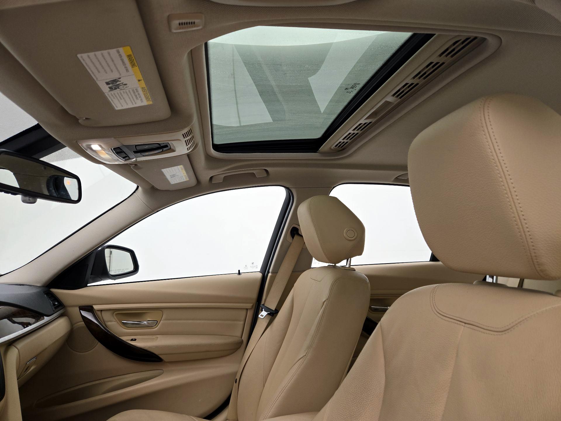 Thumbnail: 2015 BMW 3 Series - 19