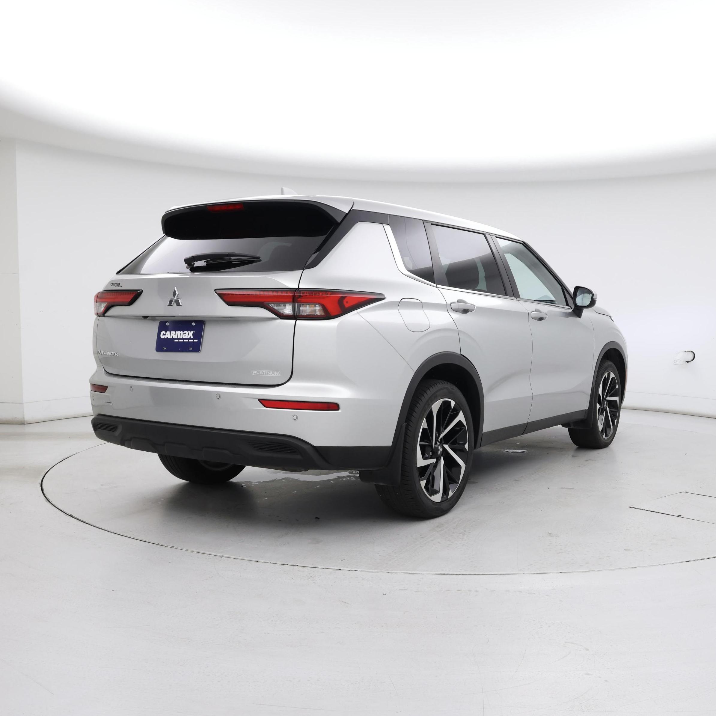 Thumbnail: 2022 Mitsubishi Outlander - 8