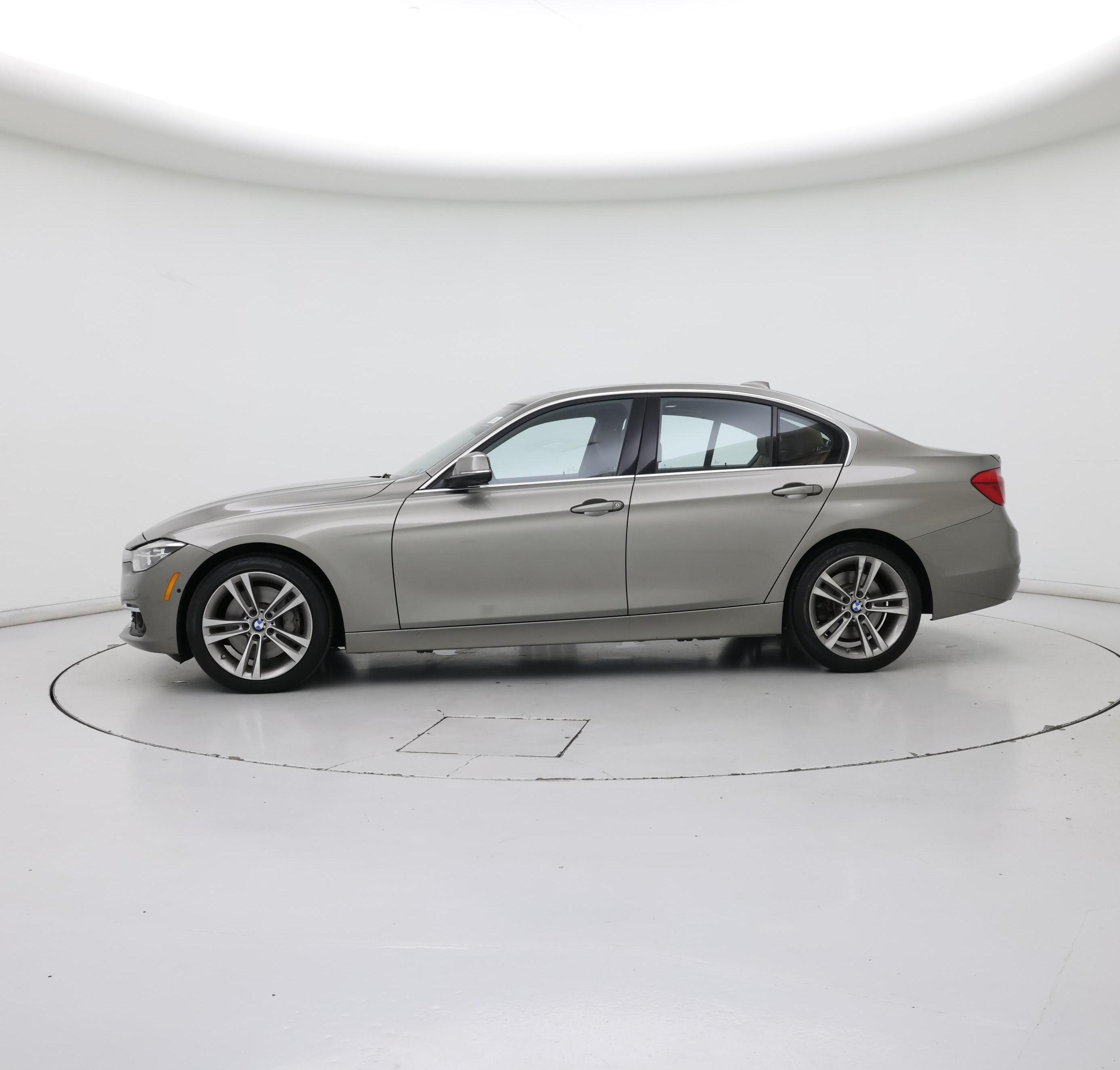 Thumbnail: 2017 BMW 3 Series - 3
