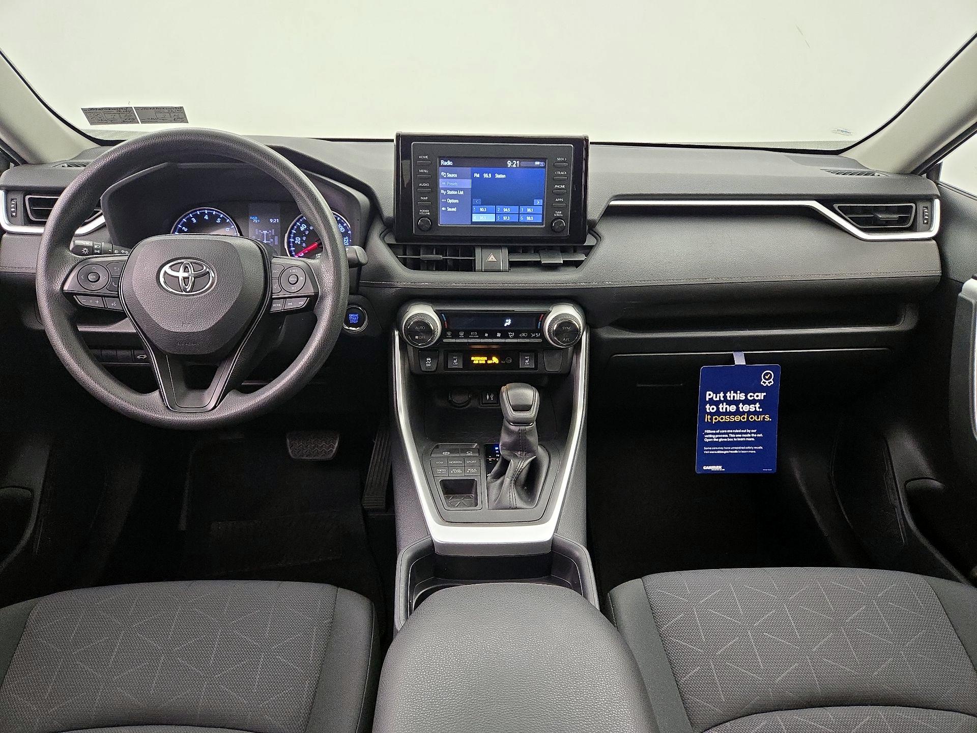 Thumbnail: 2019 Toyota RAV4 - 9