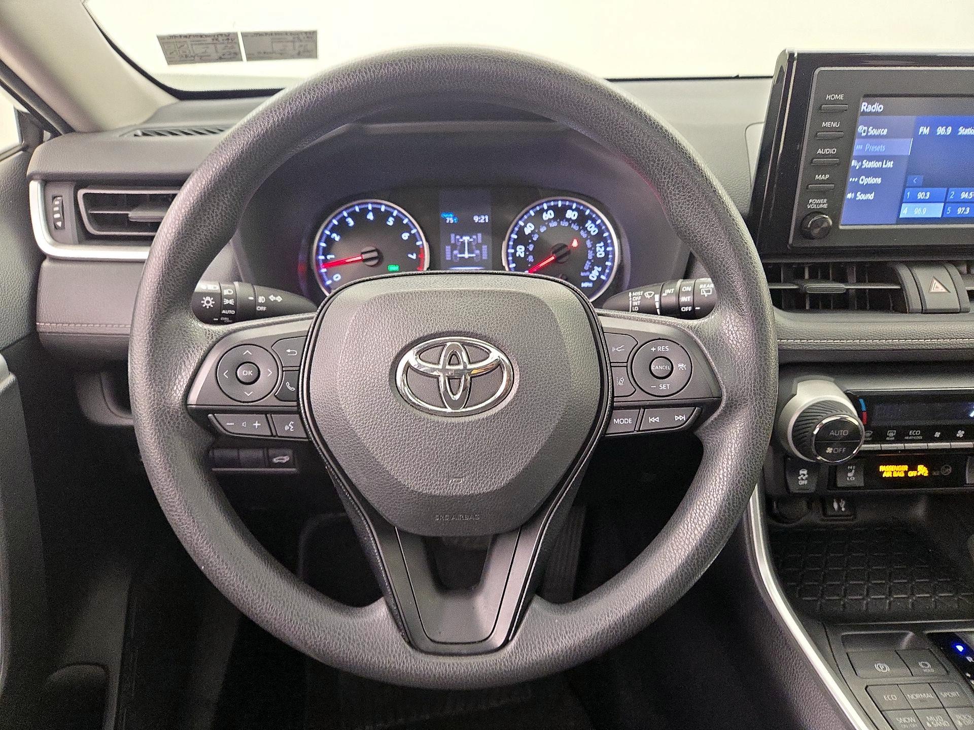 Thumbnail: 2019 Toyota RAV4 - 10