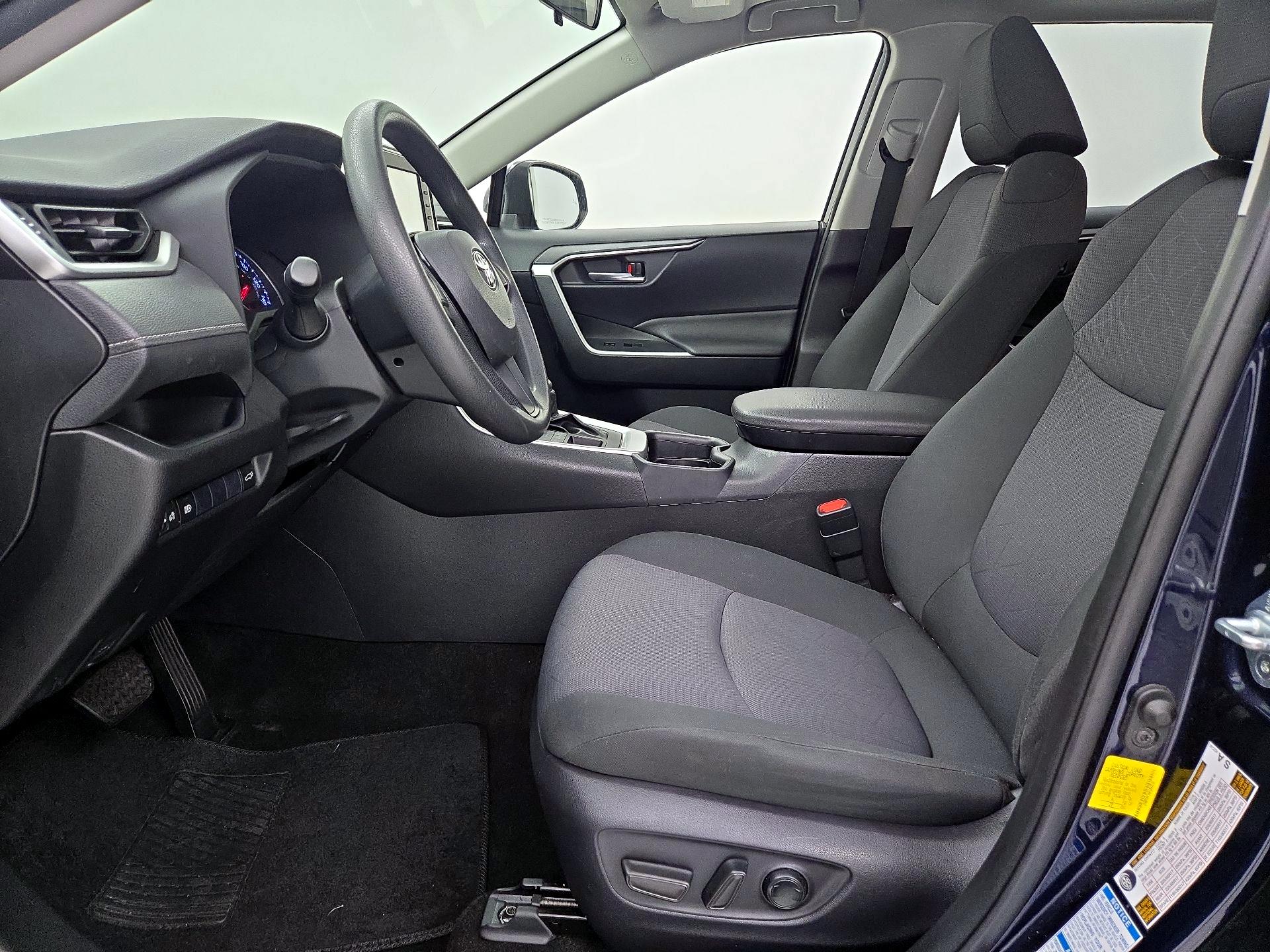 Thumbnail: 2019 Toyota RAV4 - 11