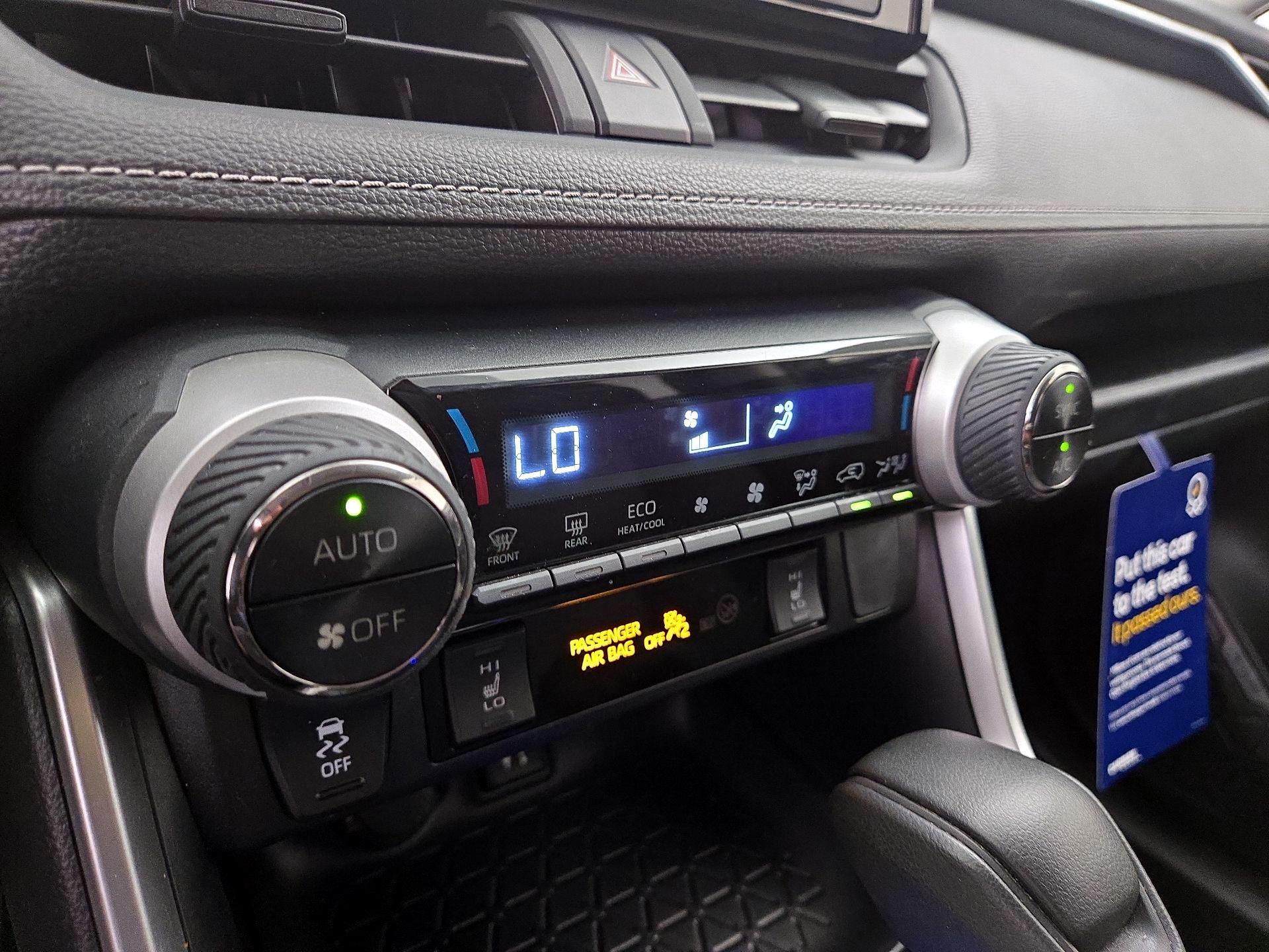 Thumbnail: 2019 Toyota RAV4 - 16