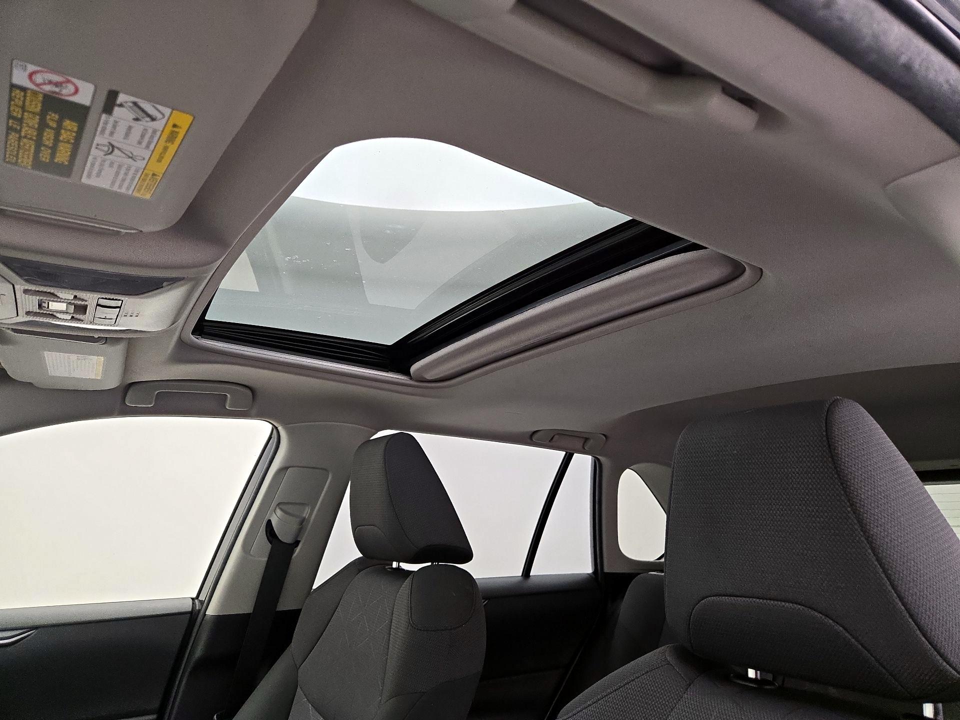 Thumbnail: 2019 Toyota RAV4 - 19