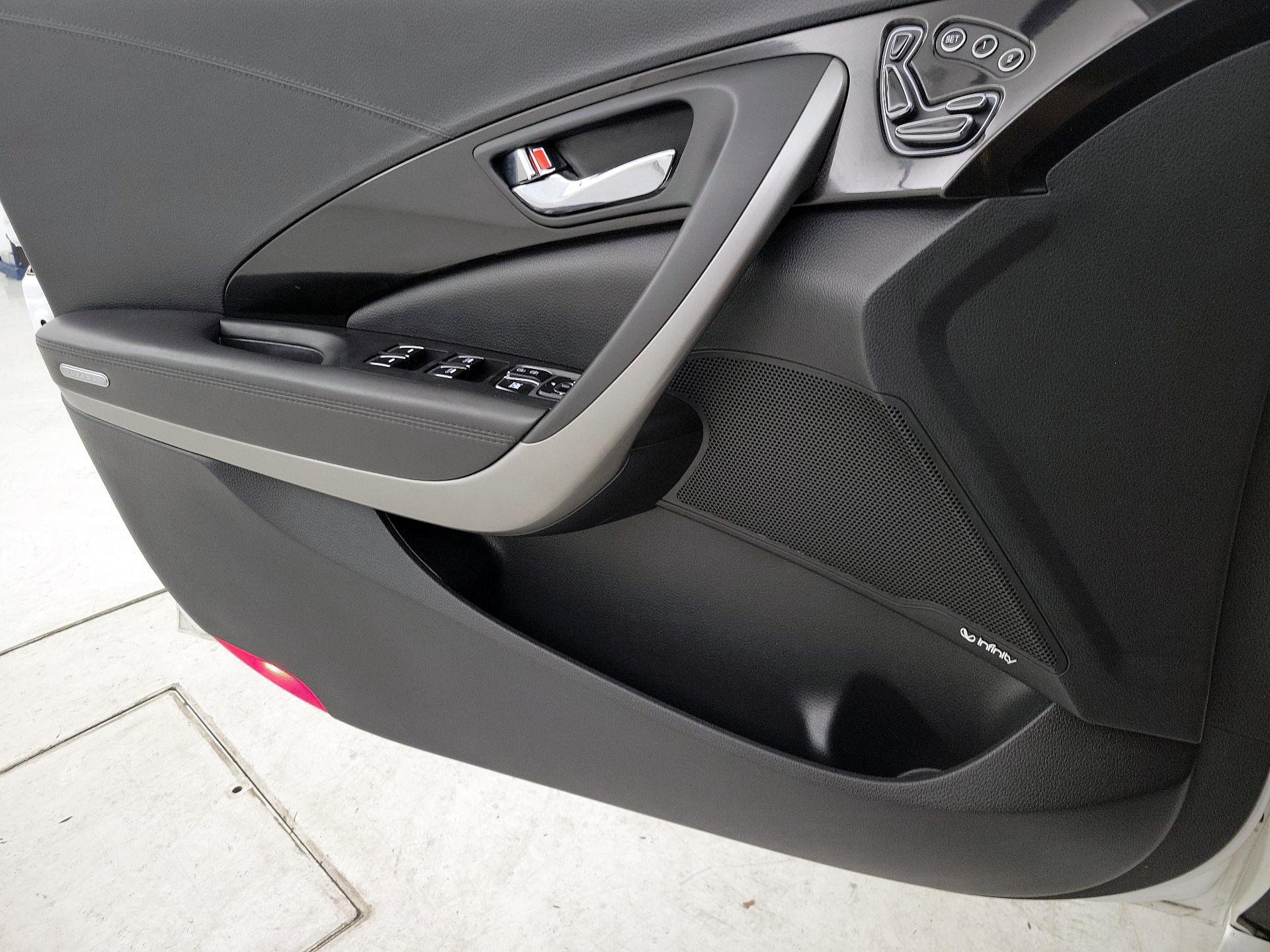 Thumbnail: 2015 Hyundai Azera - 12