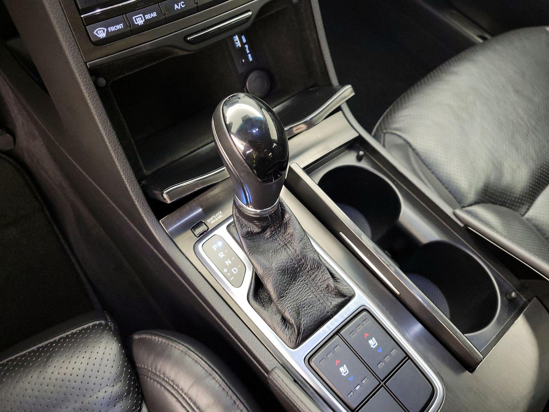 Thumbnail: 2015 Hyundai Azera - 18