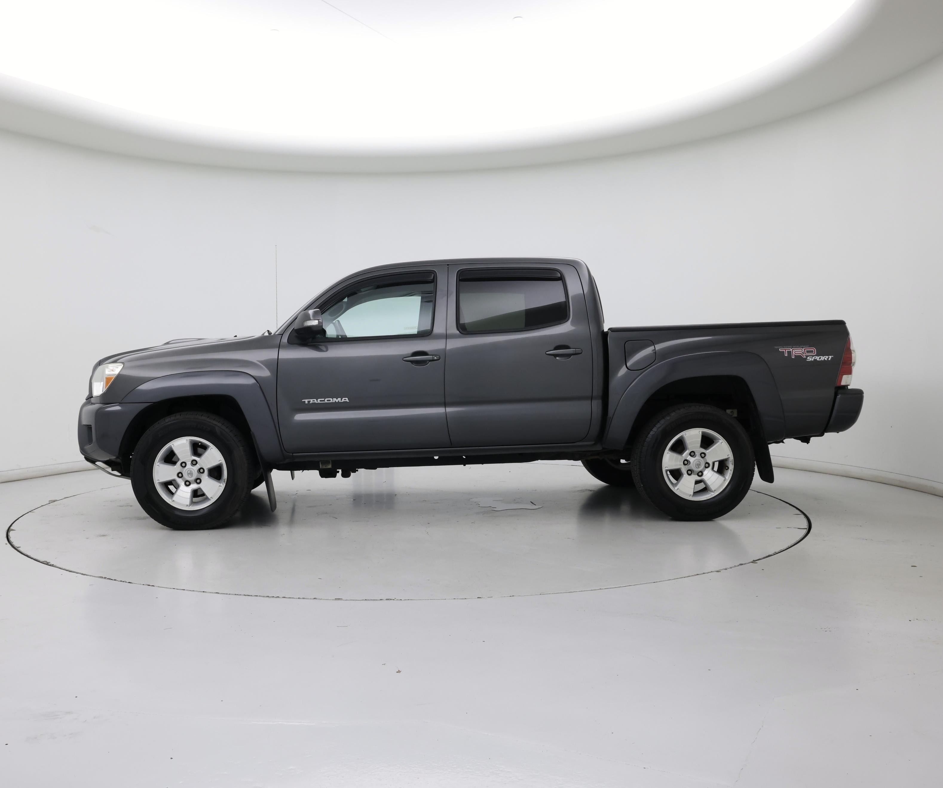 Thumbnail: 2013 Toyota Tacoma - 3