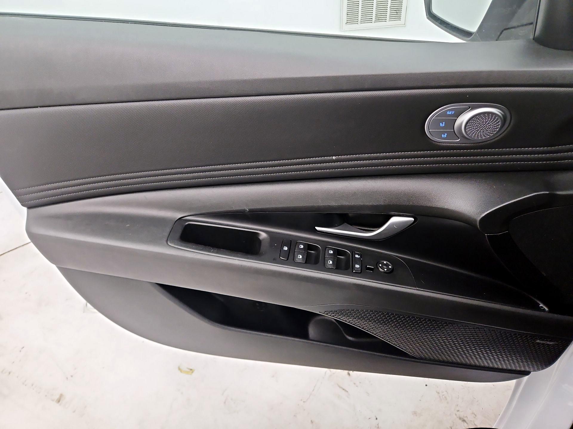 Thumbnail: 2023 Hyundai Elantra - 12