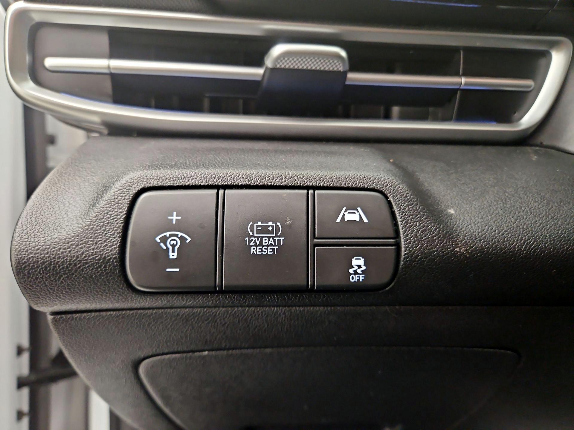 Thumbnail: 2023 Hyundai Elantra - 13