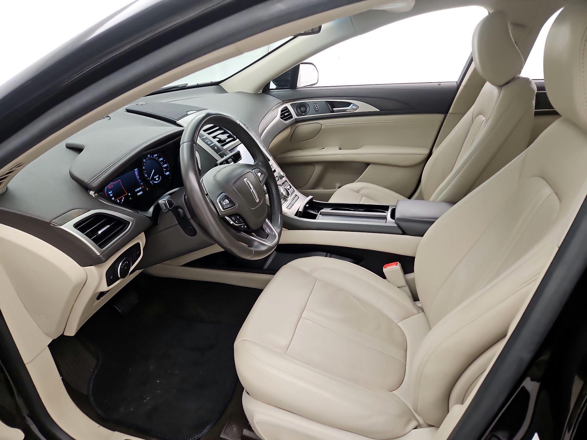 Thumbnail: 2020 Lincoln MKZ - 11