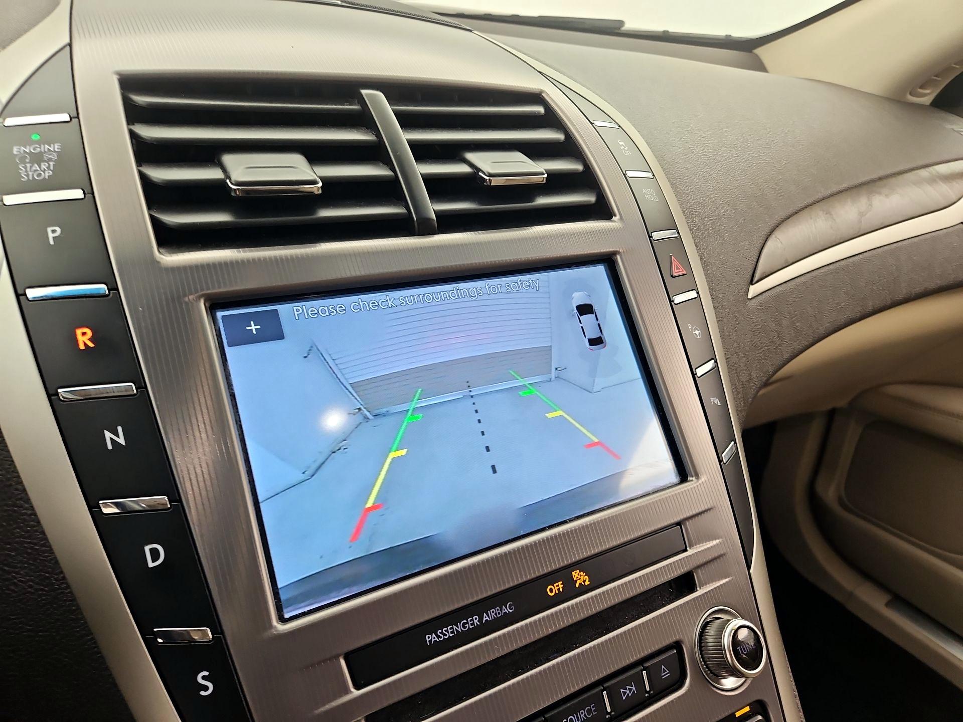 Thumbnail: 2020 Lincoln MKZ - 14