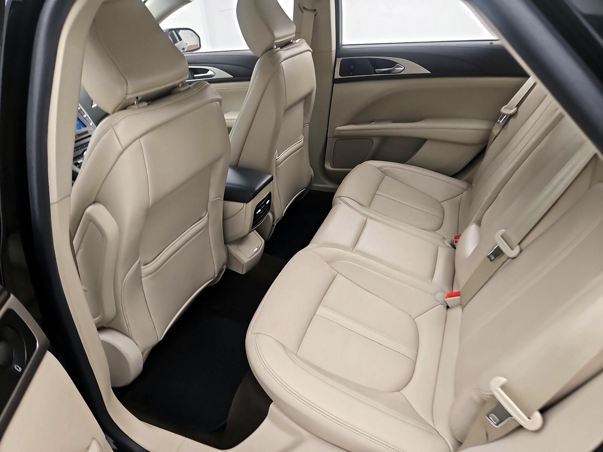 Thumbnail: 2020 Lincoln MKZ - 19