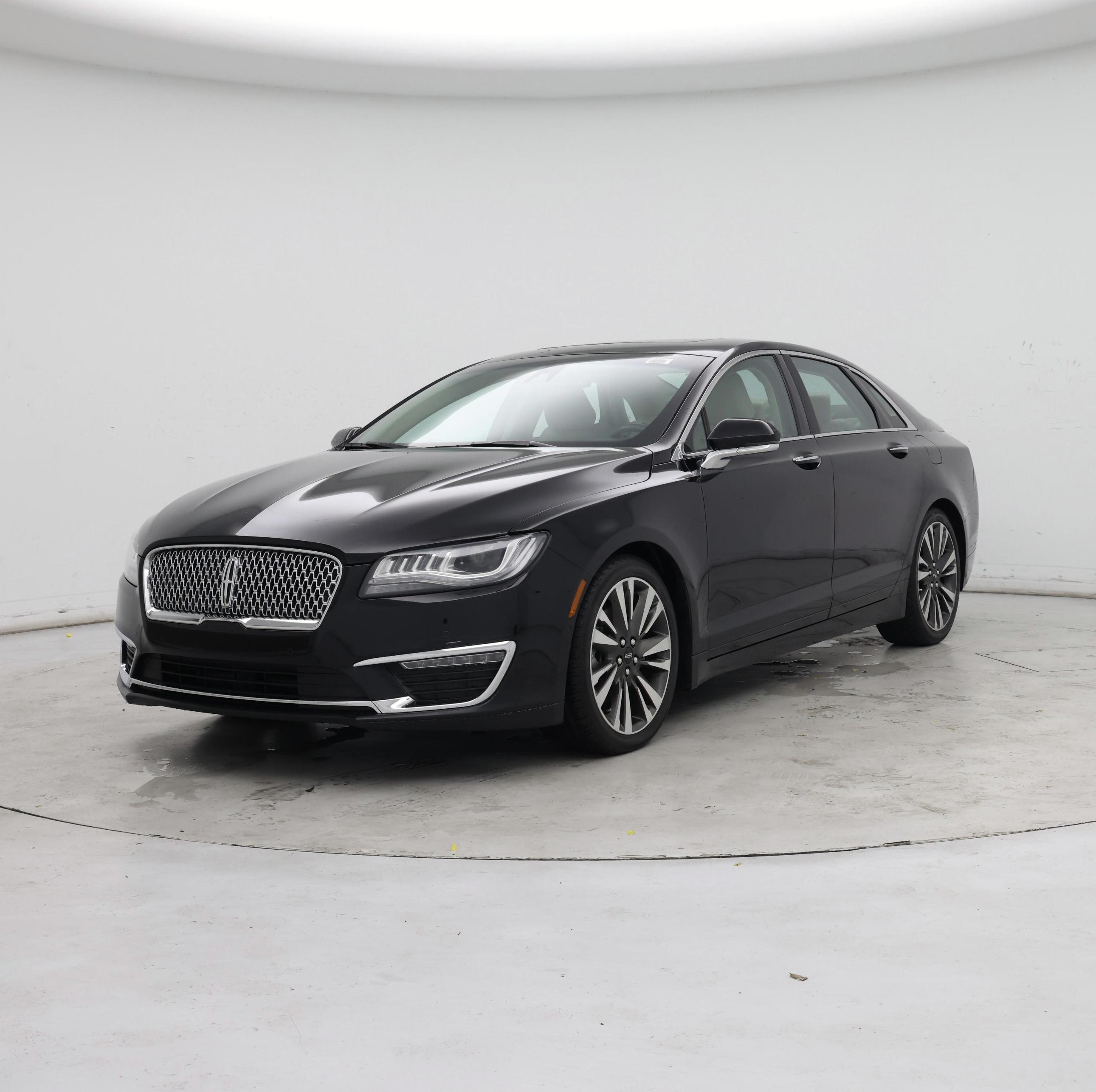 Thumbnail: 2020 Lincoln MKZ - 4
