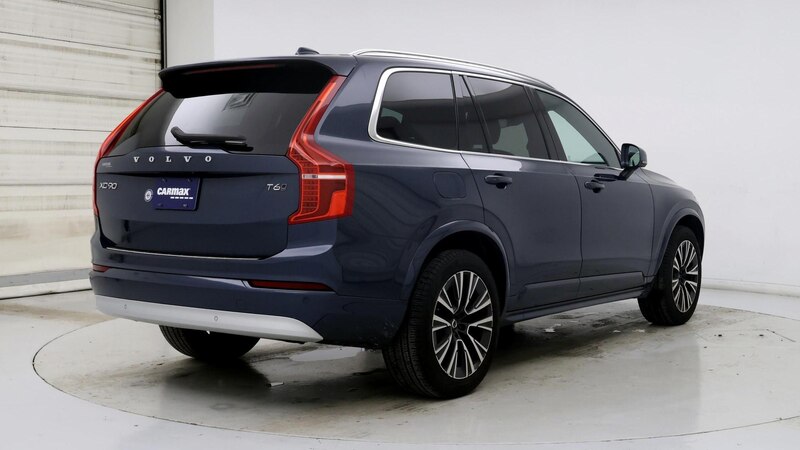 2022 Volvo XC90 T6 Momentum 8