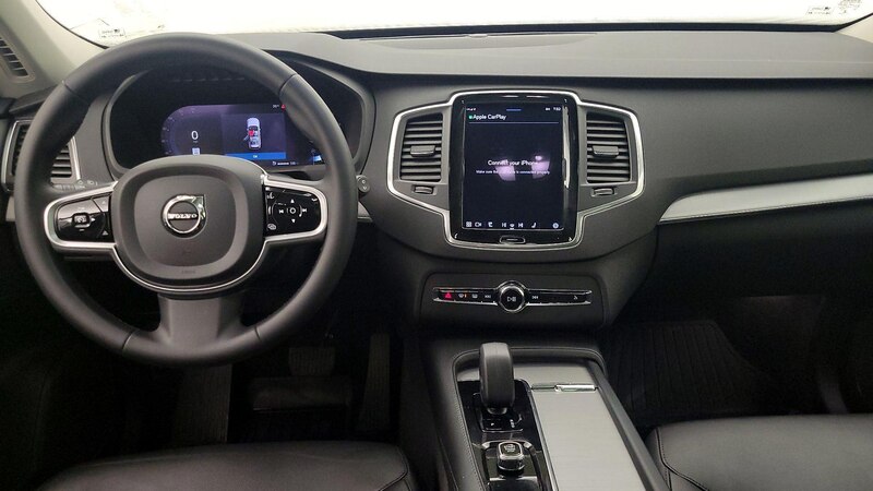 2023 Volvo XC90 B5 Core 9