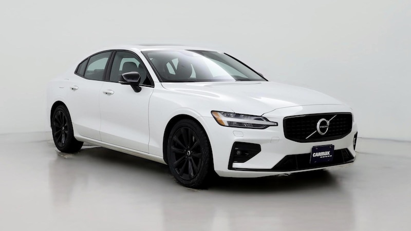 2022 Volvo S60 B5 Momentum Hero Image