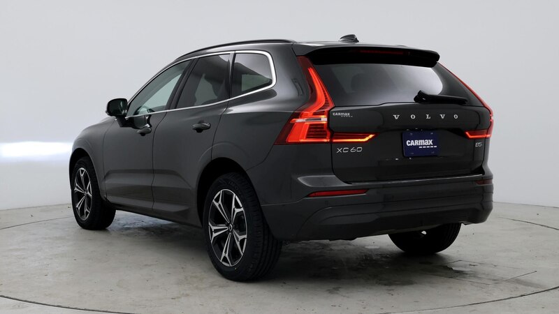 2022 Volvo XC60 B5 Momentum 2