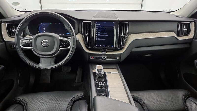 2022 Volvo XC60 B5 Inscription 9