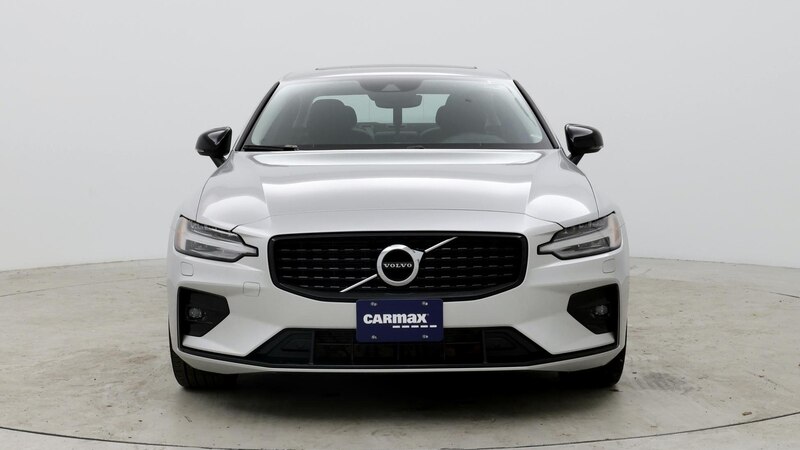 2022 Volvo S60 B5 Momentum 5